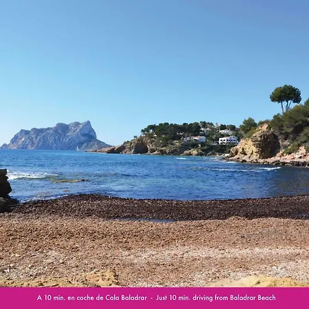 Villa Book It Attias
