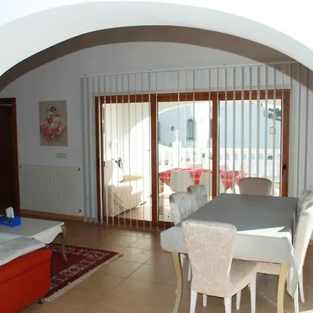 Book It Attias Moraira